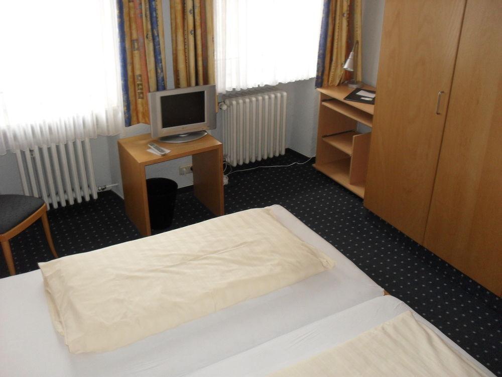 Hotel Am Ceresplatz Manderscheid Ngoại thất bức ảnh